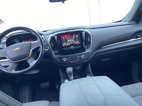 Used 2022 Chevrolet Traverse LT FWD image 13