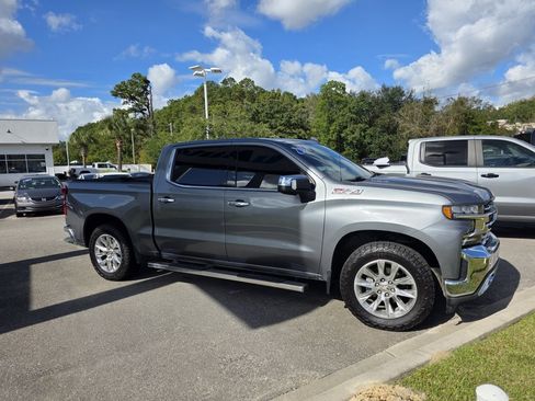Used 2021 Chevrolet Silverado 1500 LTZ image 32