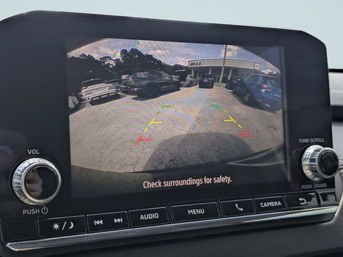Used 2024 Mitsubishi Outlander ES FWD image 21
