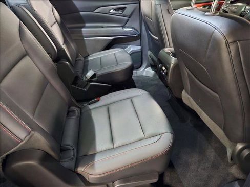 Used 2024 Chevrolet Traverse Z71 AWD/4WD image 18
