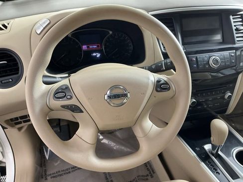 Used 2014 Nissan Pathfinder S image 36