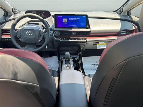 New 2025 Toyota Prius Plug-In Hybrid image 15