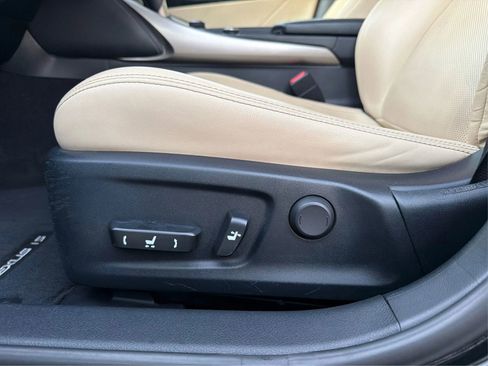 Used 2015 Lexus IS 250 image 19