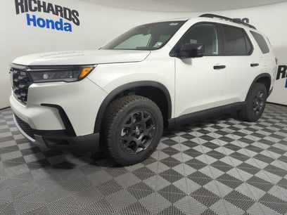 New 2025 Honda Pilot TrailSport