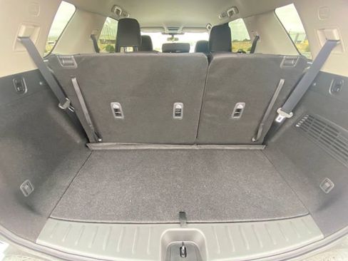 New 2025 Nissan Pathfinder SL w/ Black Appearance Package image 16