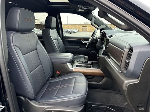 Used 2023 Chevrolet Silverado 1500 High Country w/ High Country Premium Package image 32