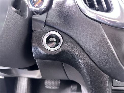 Used 2020 Chevrolet Equinox LT image 17