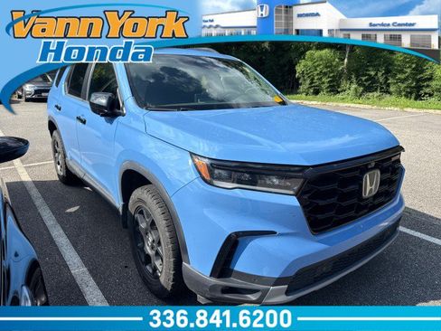 Certified 2024 Honda Pilot TrailSport image 1