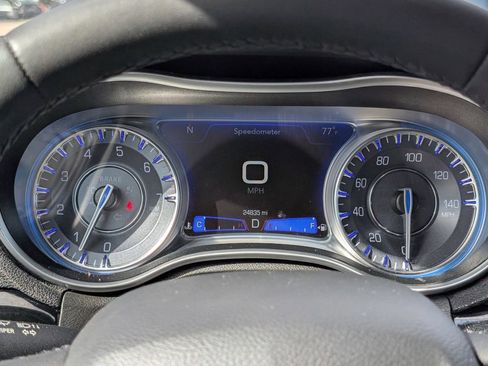 Used 2023 Chrysler 300 Touring w/ Sport Appearance Package image 22