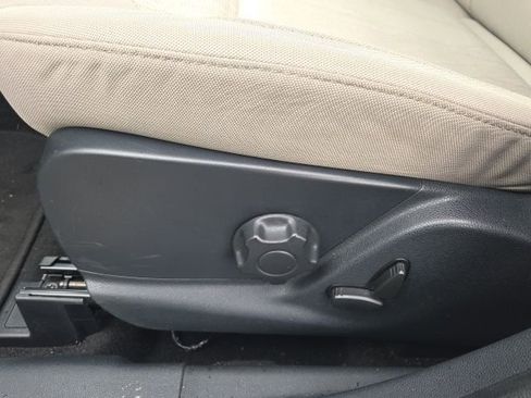 Used 2019 Ford EcoSport SE w/ SE Convenience Package image 24