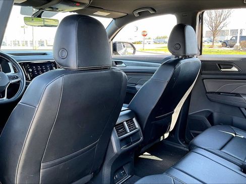 Used 2022 Volkswagen Atlas Cross Sport SE image 30