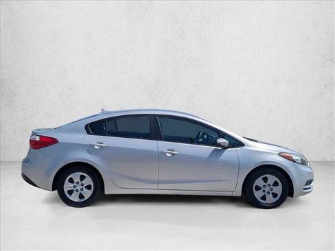 Used 2015 Kia Forte LX w/ Popular Package FWD image 4