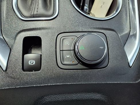Used 2023 Chevrolet Traverse High Country w/ LPO, Floor Liner Package FWD image 11
