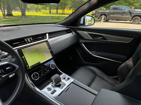 Used 2021 Jaguar XF R-Dynamic SE image 20