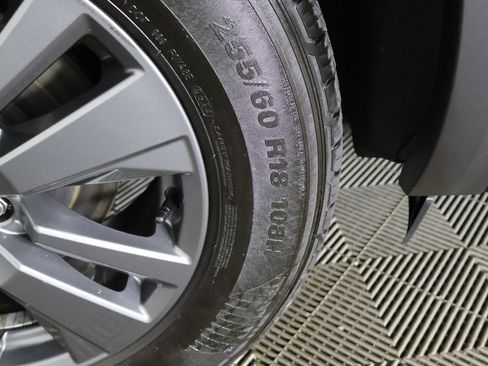 Used 2024 Nissan Pathfinder S image 19