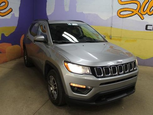 Used 2020 Jeep Compass Latitude AWD/4WD image 2