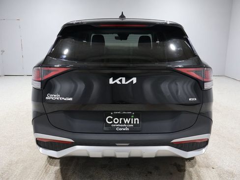 Used 2024 Kia Sportage LX image 3