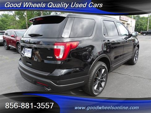 Used 2019 Ford Explorer XLT w/ Equipment Group 202A AWD/4WD image 5
