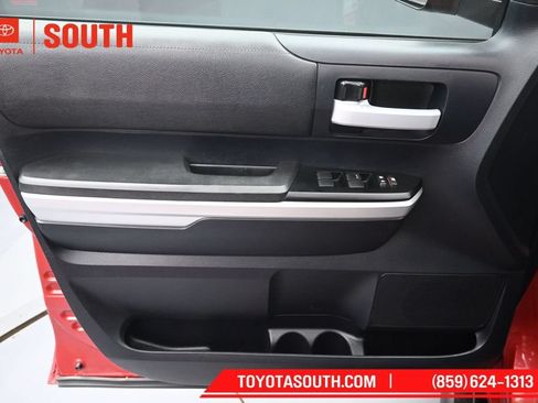 Used 2014 Toyota Tundra SR5 w/ SR5 Upgrade Package AWD/4WD image 24