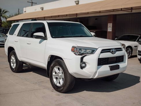 Used 2021 Toyota 4Runner SR5 RWD image 2