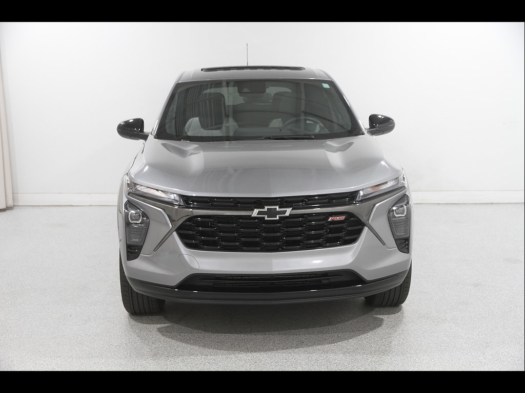 Certified 2024 Chevrolet Trax RS w/ Sunroof Package FWD image 2
