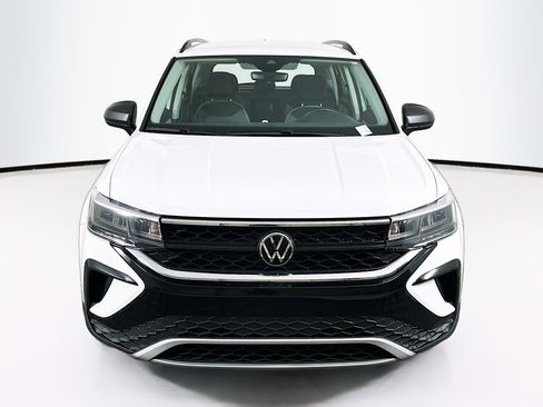 Used 2024 Volkswagen Taos S FWD image 2