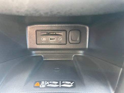 Used 2024 Chevrolet Equinox Premier AWD/4WD image 22