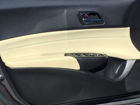 Used 2015 Acura ILX w/ Premium Package image 13