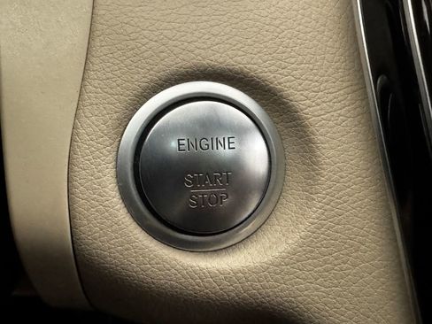 Used 2018 Mercedes-Benz C 300 4MATIC Sedan image 29