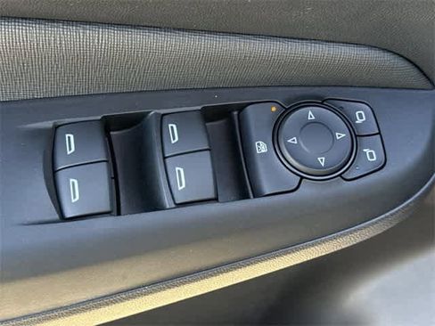 Used 2025 Buick Envista Preferred image 9