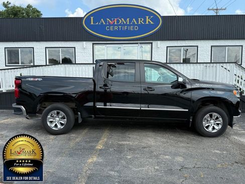 Used 2025 Chevrolet Silverado 1500 LT AWD/4WD image 4