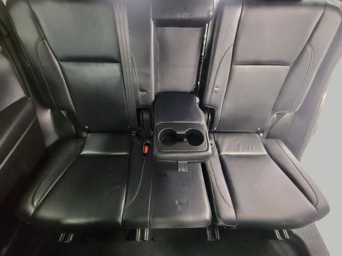 Used 2014 Toyota Highlander XLE image 23