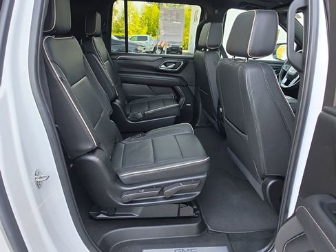 Used 2024 GMC Yukon XL SLT w/ SLT Luxury Package AWD/4WD image 34