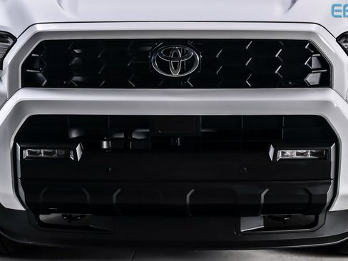 Used 2025 Toyota 4Runner TRD Off-Road image 10