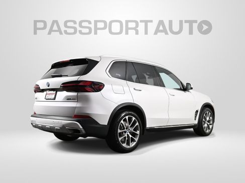 Used 2024 BMW X5 xDrive40i w/ Premium Package AWD/4WD image 8