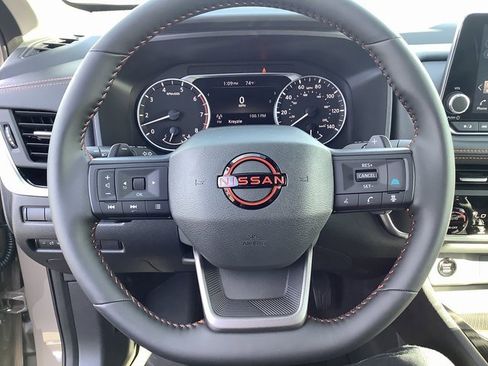 Used 2025 Nissan Rogue SV image 11