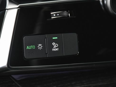 Used 2025 Audi Q8 Premium w/ Black Optic Package image 16