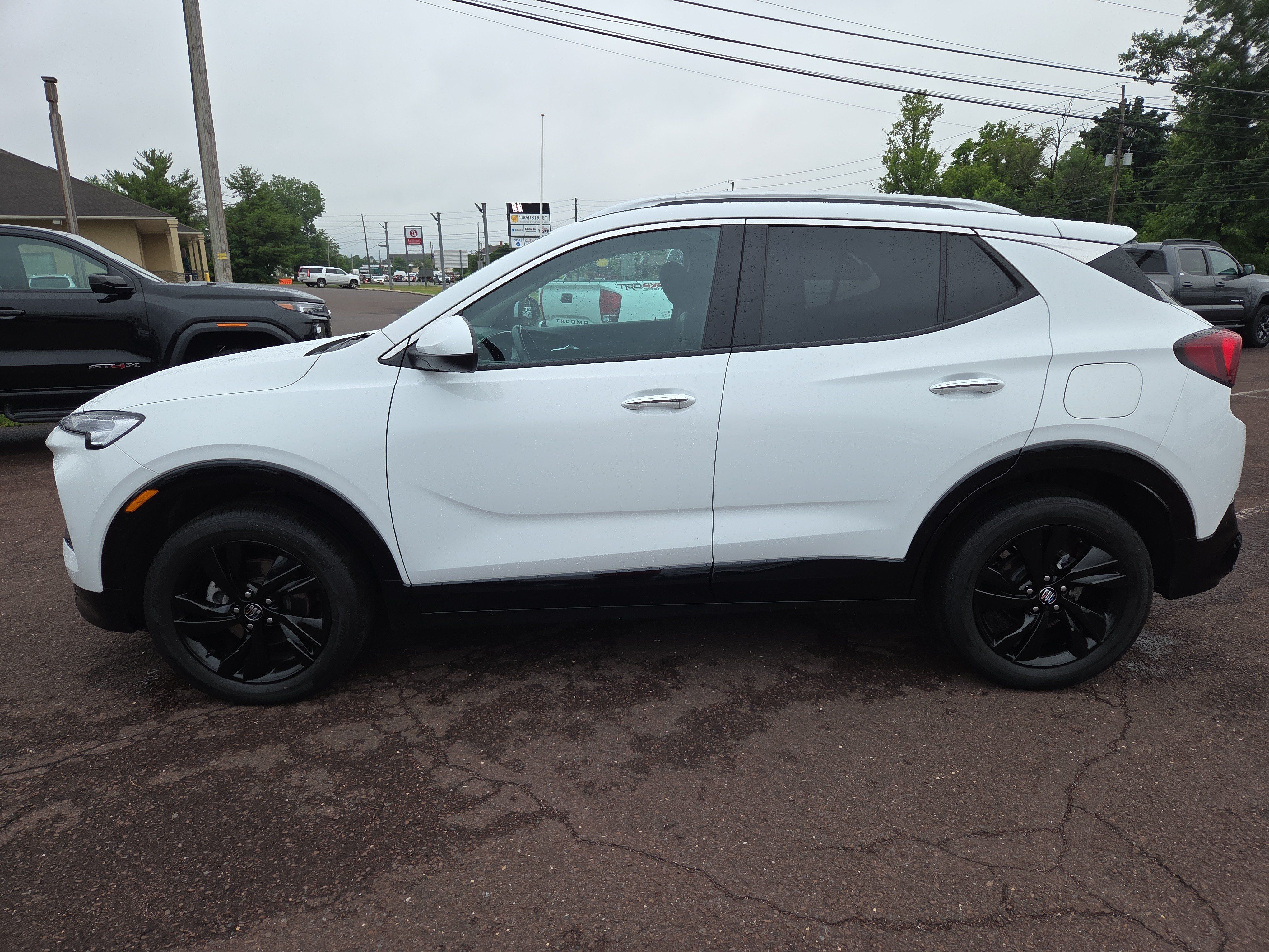 Used 2024 Buick Encore GX Sport Touring AWD/4WD image 6