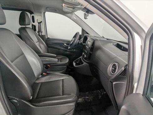 Used 2016 Mercedes-Benz Metris Passenger w/ Premium Appearance Package image 22