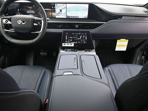 New 2026 INFINITI QX80 4WD image 30