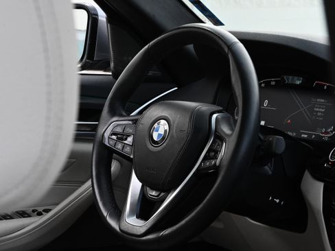 Used 2023 BMW 530i xDrive w/ Premium Package image 21