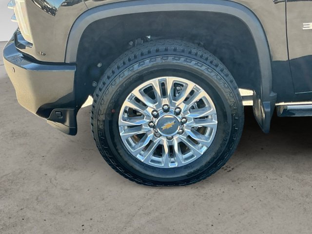Used 2023 Chevrolet Silverado 3500 High Country w/ Z71 Off-Road Package AWD/4WD image 9