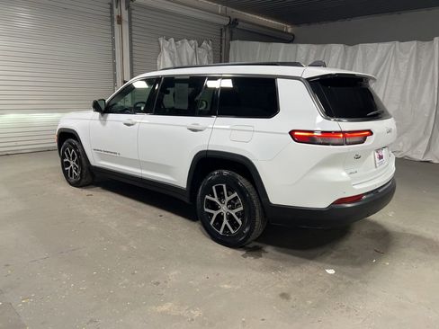 Used 2024 Jeep Grand Cherokee L Limited w/ Luxury Tech Group II image 5