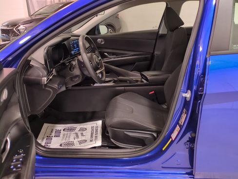 Used 2022 Hyundai Elantra SEL image 15