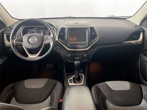 Used 2014 Jeep Cherokee Latitude w/ Cold Weather Group FWD image 28