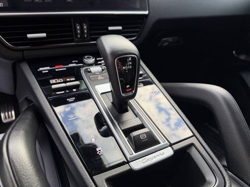 Used 2019 Porsche Cayenne S w/ Premium Package AWD/4WD image 22