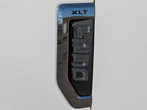 Certified 2022 Ford F250 XLT w/ XLT Value Package AWD/4WD image 12