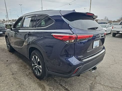 Used 2022 Toyota Highlander XLE image 6
