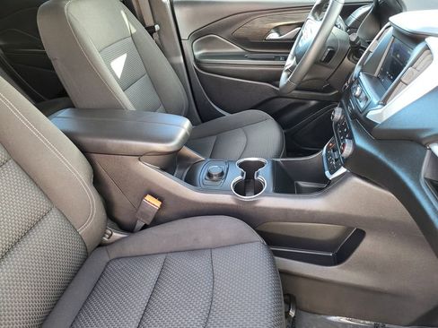 Used 2024 GMC Terrain SLE image 10
