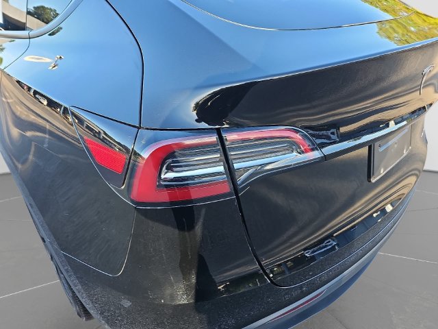 Used 2025 Tesla Model Y Long Range AWD/4WD image 38